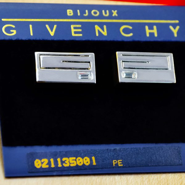 Givenchy. Sterling Silver G Logo Stud Earrings - Image 4